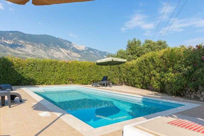 Villa Petra in Karavados