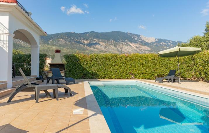 Villa Petra in Karavados