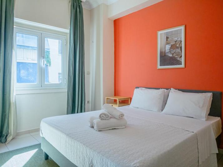 Casa Vibrant - Colorful 2Br Apt with Balcony in Koukaki
