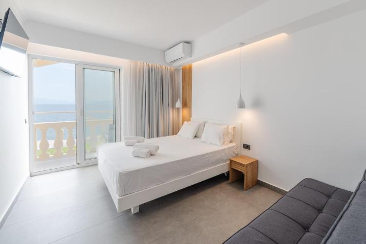 Pontikonisi Hotel & Suites