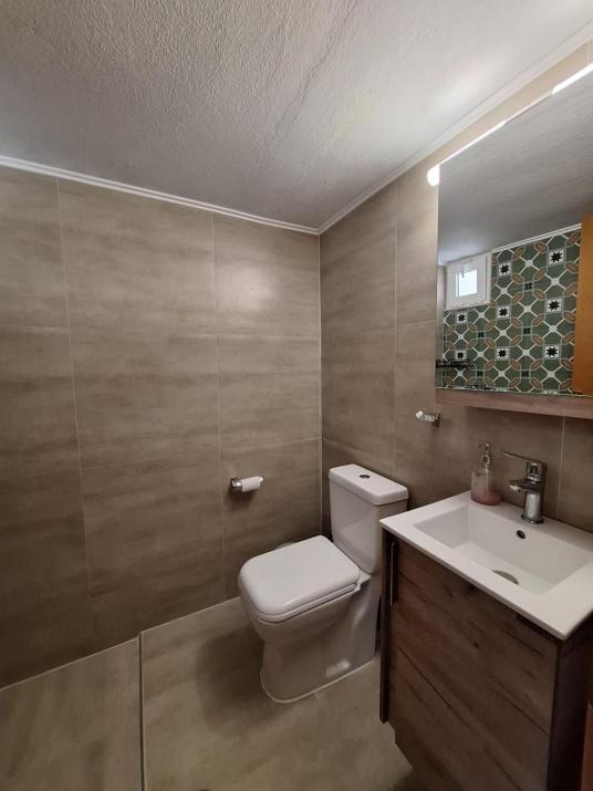 Nikos Hotel