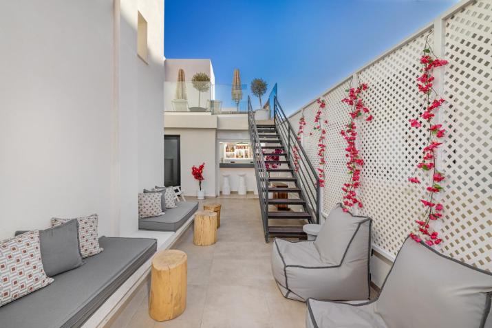 Cabana White Boutique Hotel & Suites