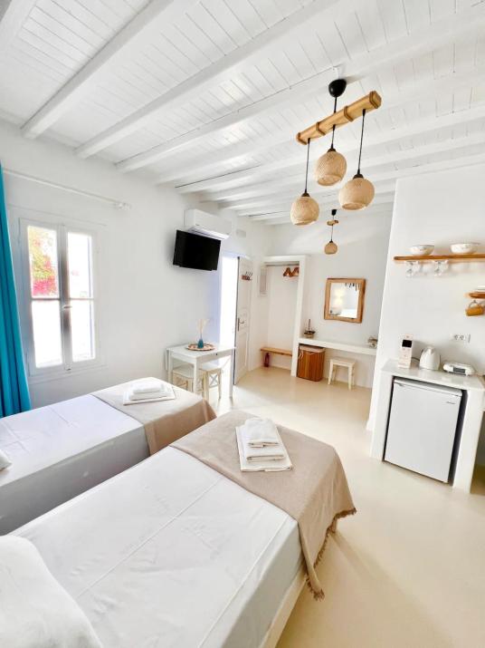 Alkisti Suite next to the Windmills of Mykonos