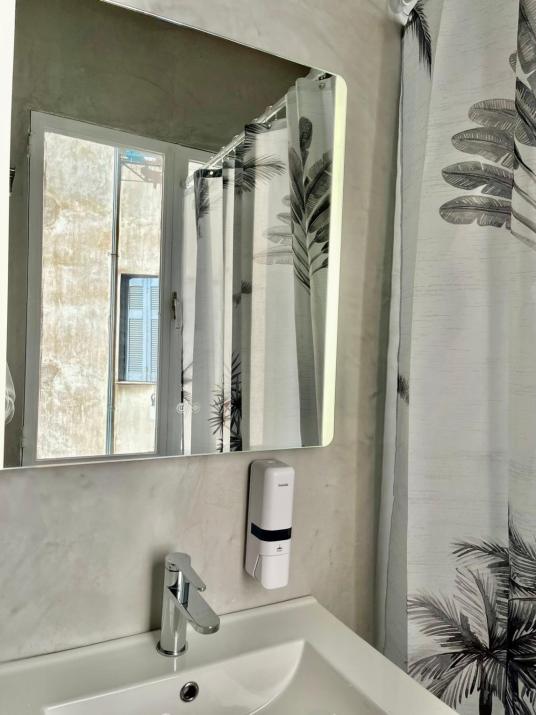 Plaka Central Suite by Zeus suites