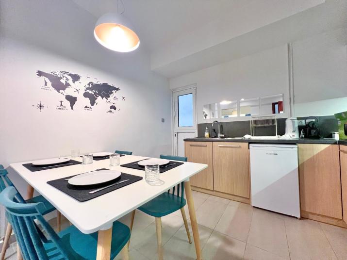 2 Bedroom Apartment Athens - Kallimarmaro