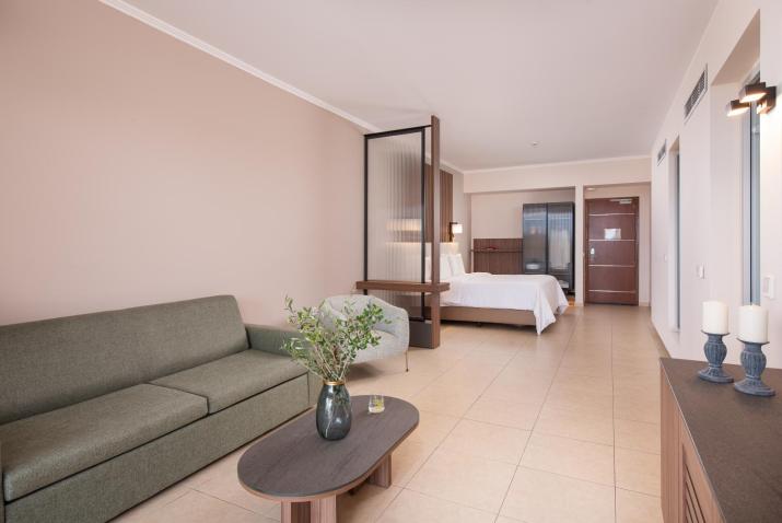 KRESTEN ROYAL Euphoria Resort