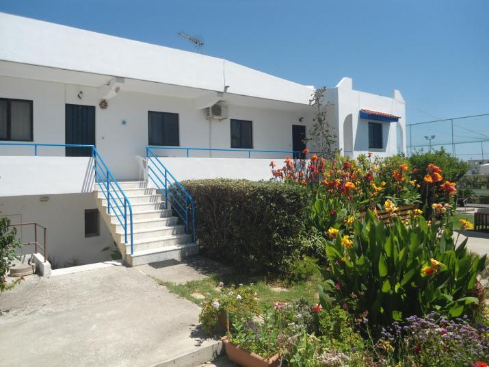 Evi Apartments And Studios