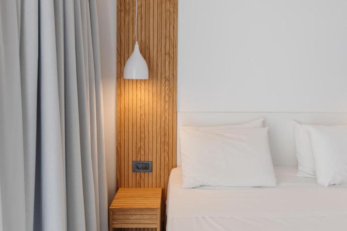 Pontikonisi Hotel & Suites