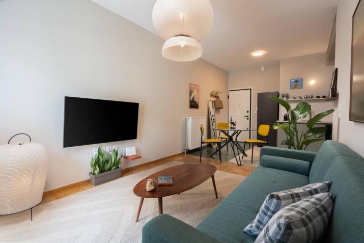 Metro Living 1-BR Modern Haven
