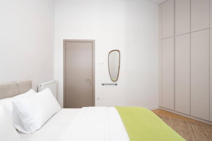 2BR Apartment 5' from Filopappou