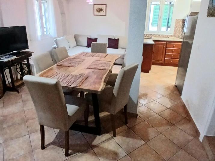Hellenes house
