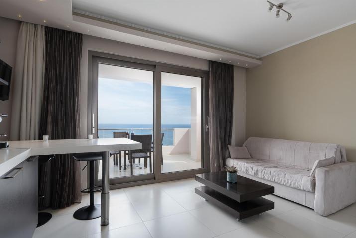 Kymothoe Elite Suites