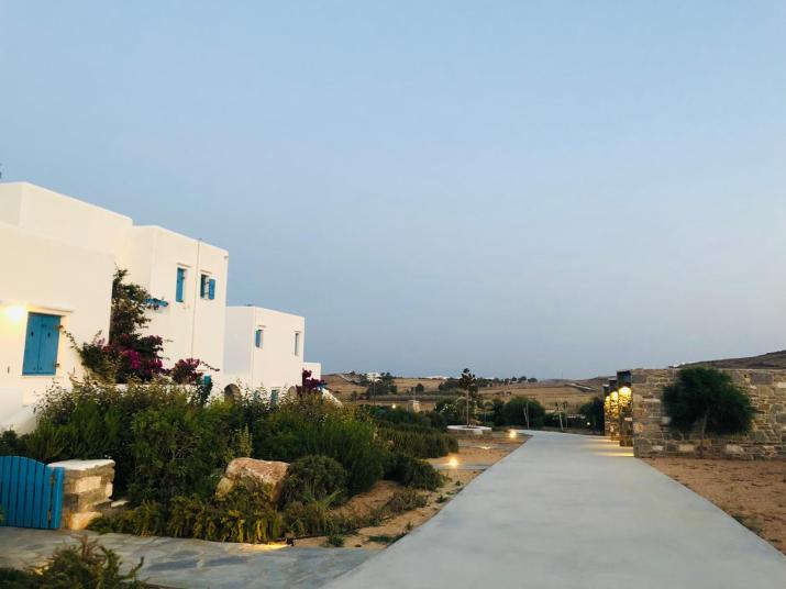 Eliza & Mike's Villas Paros