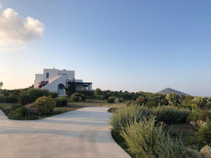 Eliza & Mike's Villas Paros
