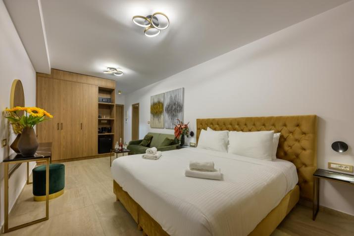 Cens Gold Luxury Suites