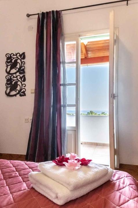 Sea view accommodation close to Halikounas beach