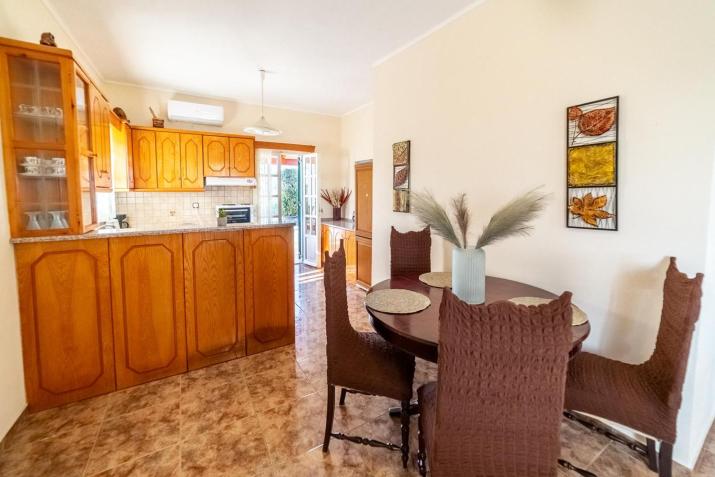 Sea view accommodation close to Halikounas beach