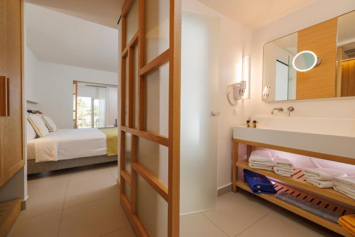 Anissa Beach Hotel