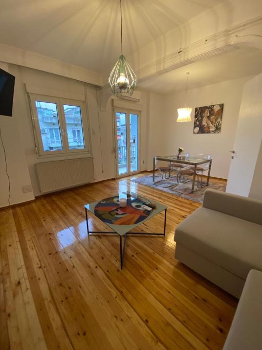 Modern, centrally located apartment