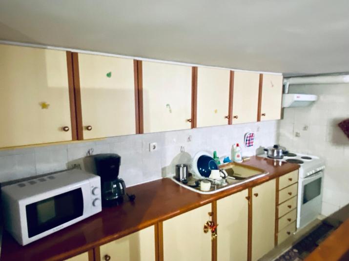 20 mins from city centre, rural house