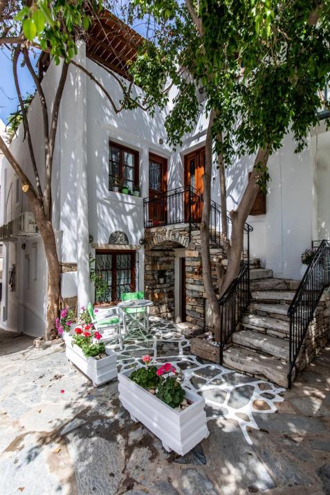 Arco Naxos Luxury Apartments