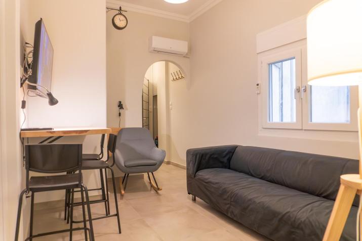 50 Steps Metro Kato Patisia Renovated Athens Apt