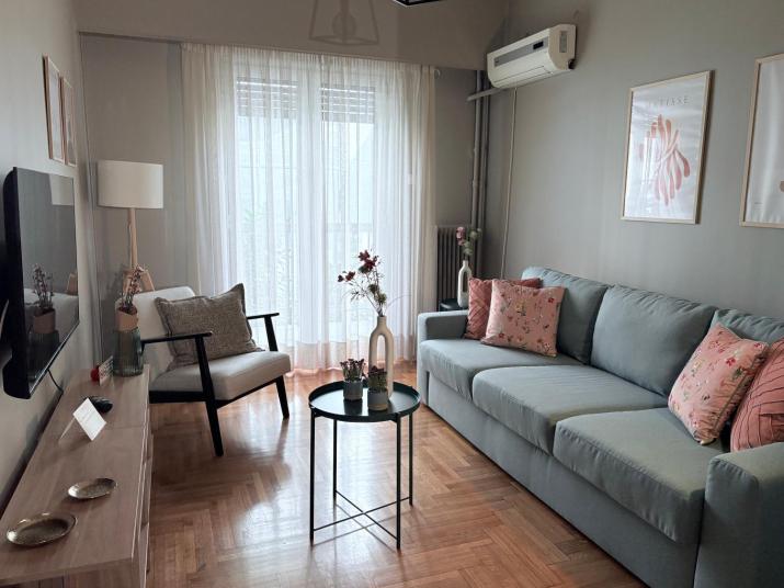 Acropolis, 2BD Erechthiou 21 23