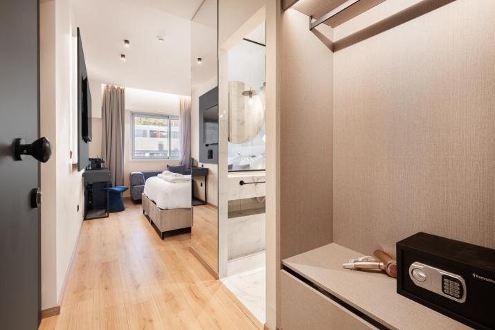 Dina & McAllister Rooms & Suites