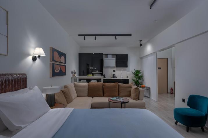 Embassy Elegant Suite