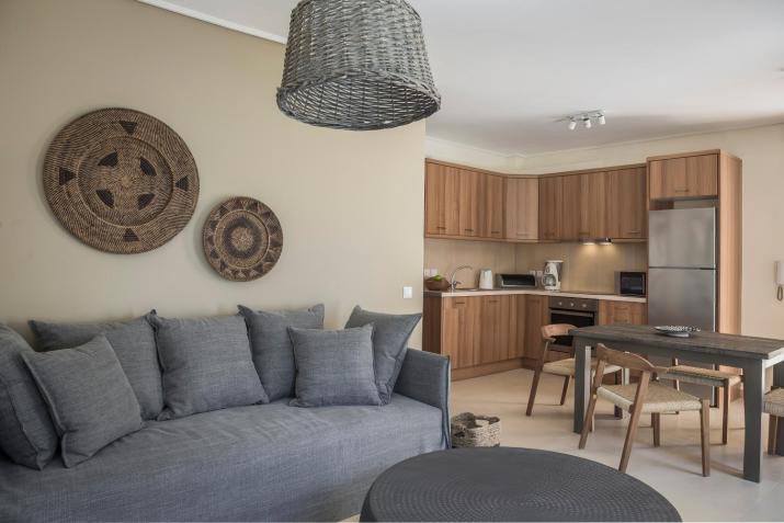 Meliti Waterfront Suites