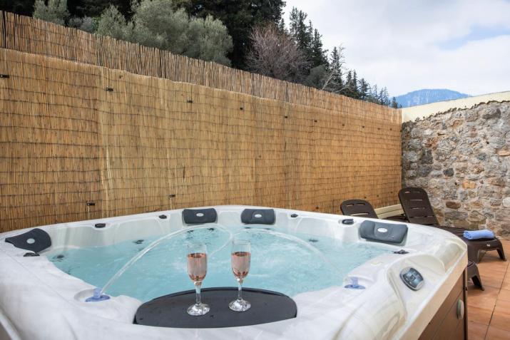 Jacuzzi Villa Nena - Chania Traditional Cottage