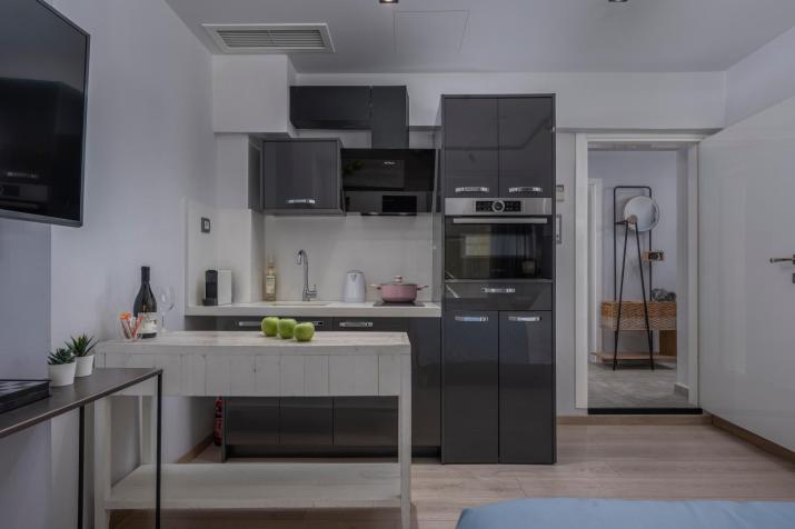 Square Elegant Suites