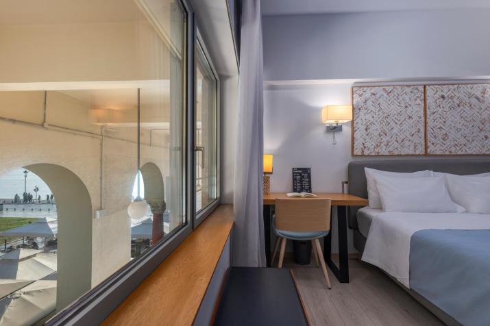 Square Elegant Suites