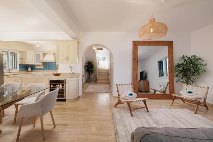 SunBreeze-Beachfront Luxury Villa 5 Bed 4 bath-Sleeps 10