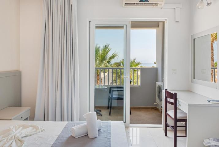 Evripides triple room 2