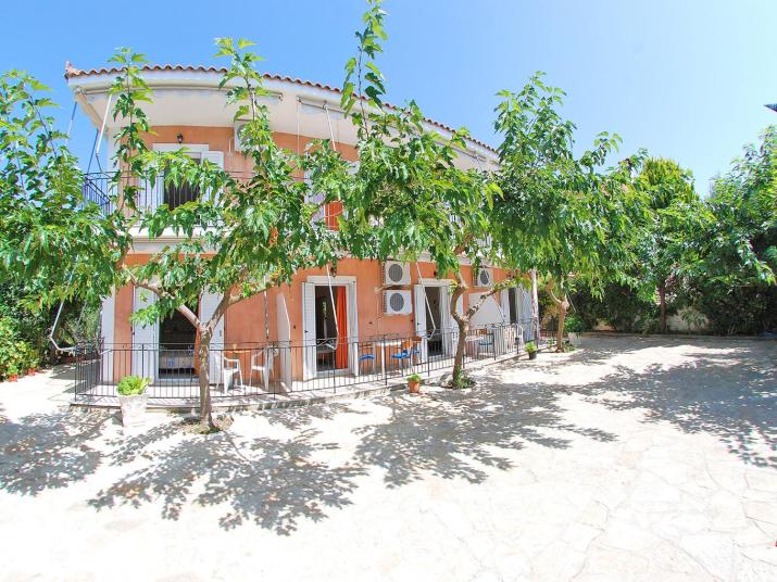 Emilia Apartments