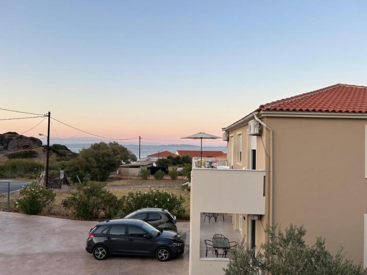 Fotis Apartments