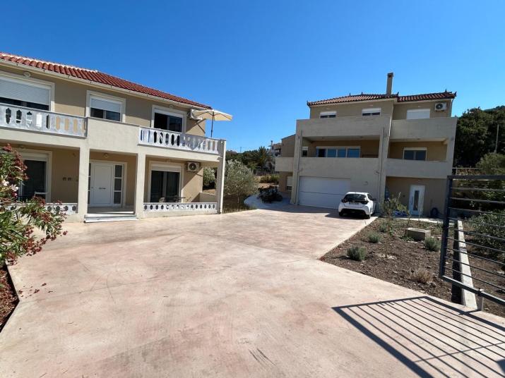 Fotis Apartments
