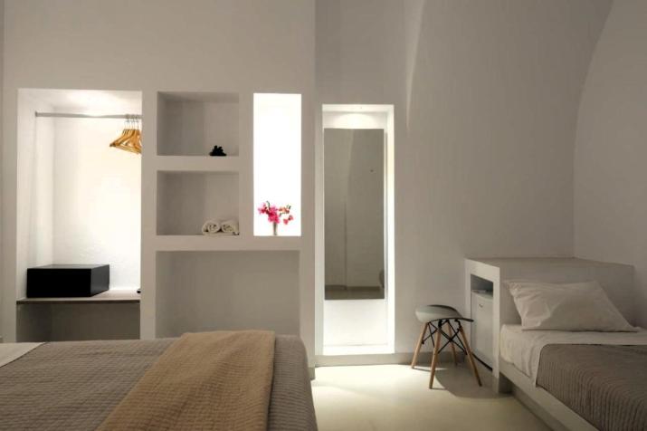 Nolis White Fira