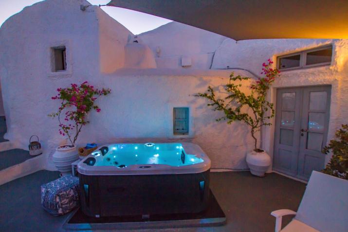 Alexander's Suites