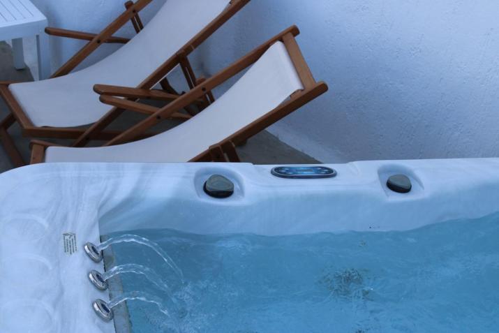 Mary Castelia Villa 2 with Jacuzzi