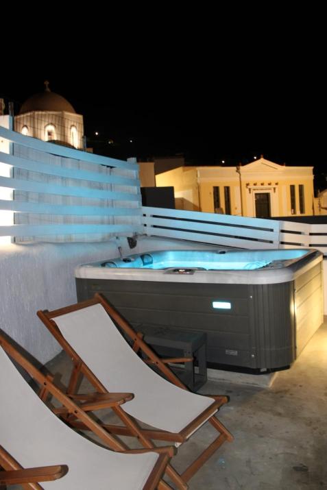 Mary Castelia Villa 2 with Jacuzzi