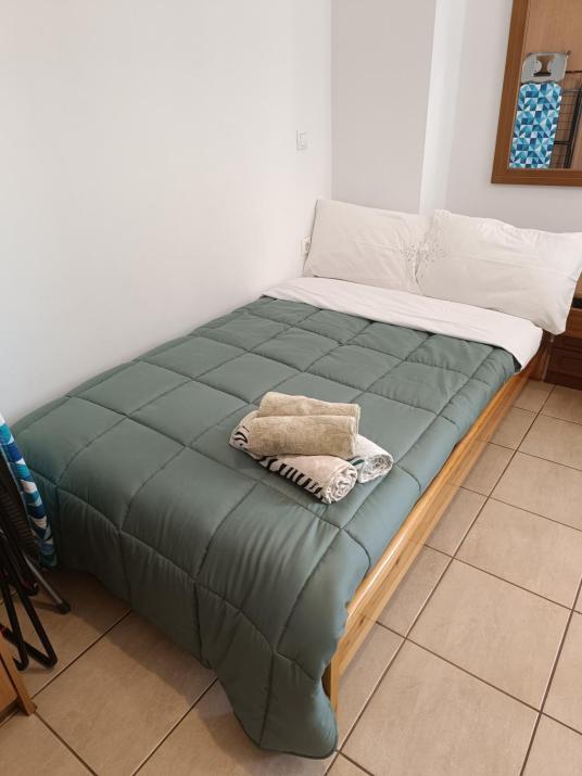 Friedly Studio The bed is semi double