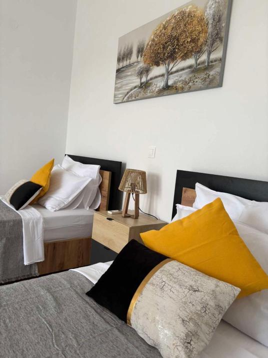 V&G Cozy Home, Pilona Village