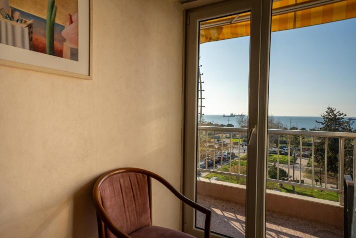 Queen Olga Hotel
