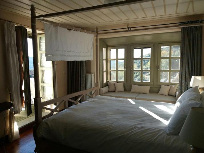 Kedros - Α Stone maisonette with lounge and 2 bedrooms