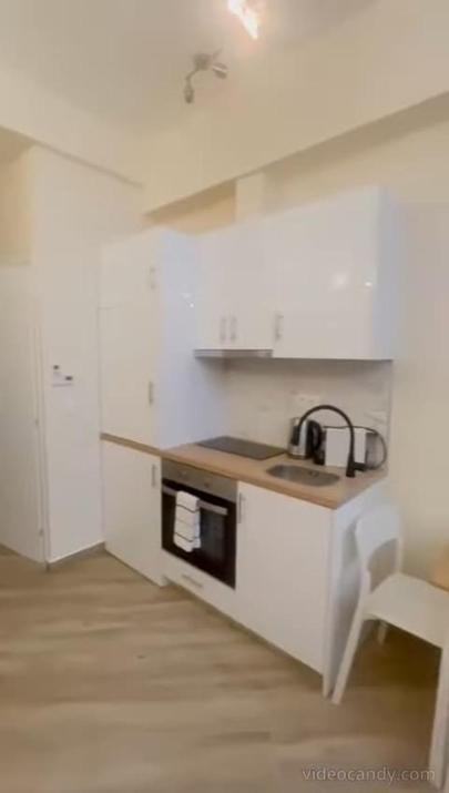 Central Apartment for Two in Kypselis 61