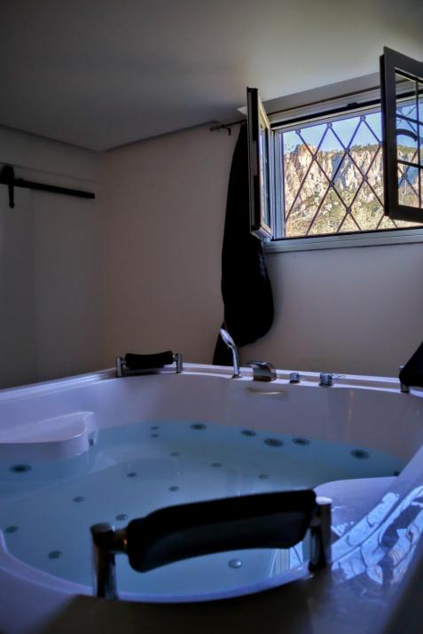 Meteora Grande luxury suite & spa villa