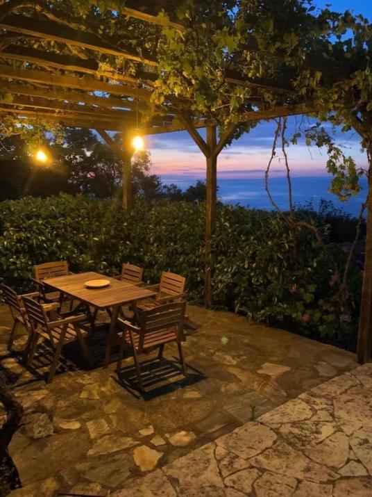 Paradise Villa Luxury Retreat with Stunning Views
