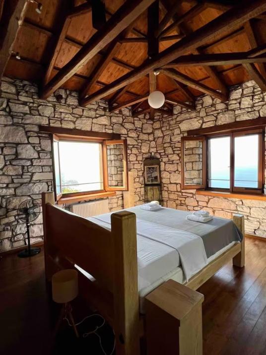Paradise Villa Luxury Retreat with Stunning Views